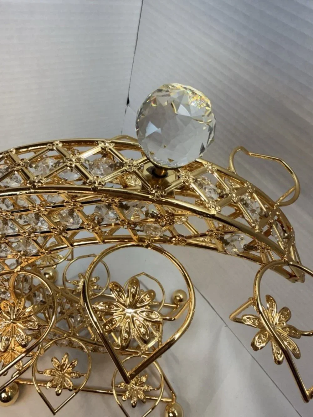 Gold Crystal Crescent Moon Arabic Qahwa Coffee Cup Holder Display Stand